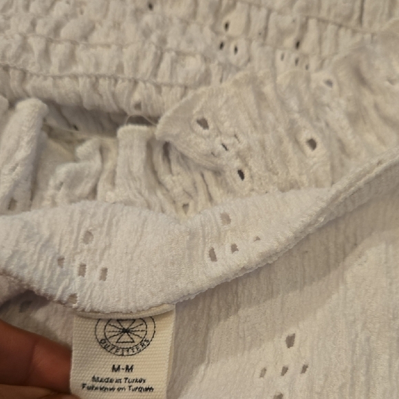 Urban Outfitters White Eyelet Puff Sleeve Top Size Medium - Picture 5 of 5